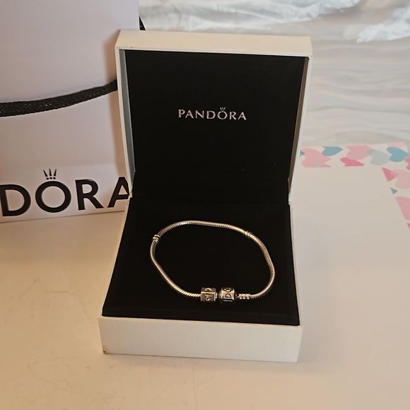 Authentic Pandora clasp charm bracelet. Size 7.5" Box and bag included🙏🙌OBO👍 - Picture 4 of 14